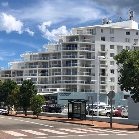 Base Holidays - Ettalong Beach Premium Apartments Buitenkant foto