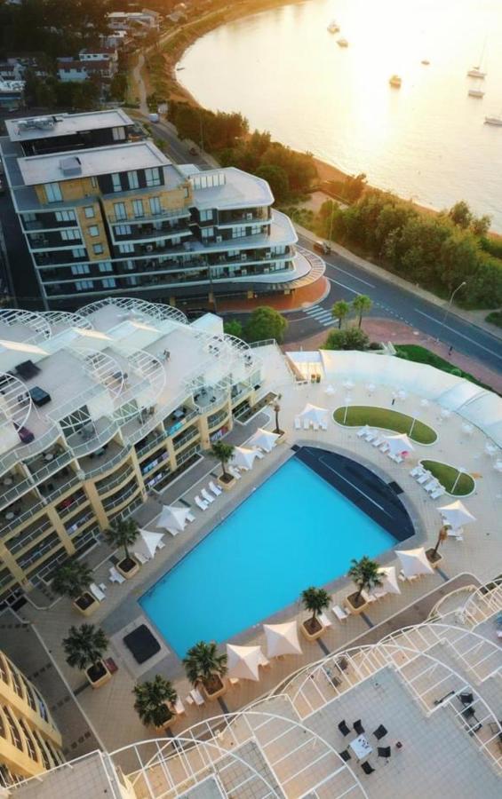 Base Holidays - Ettalong Beach Premium Apartments Buitenkant foto