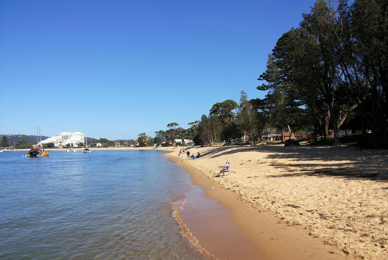 Base Holidays - Ettalong Beach Premium Apartments Buitenkant foto