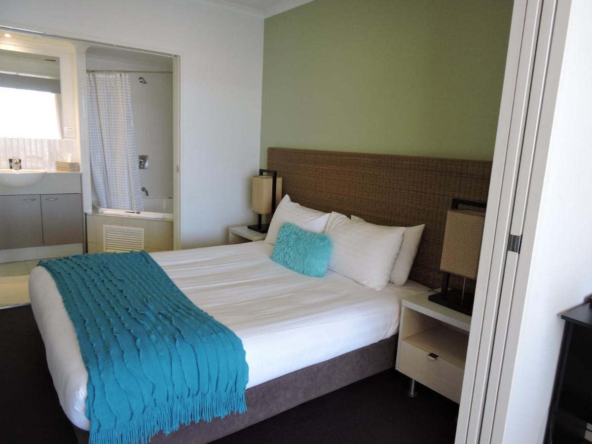 Base Holidays - Ettalong Beach Premium Apartments Buitenkant foto